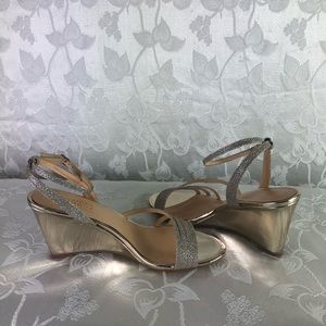 Badgley Mischka Wedges Size 71/2. NWT